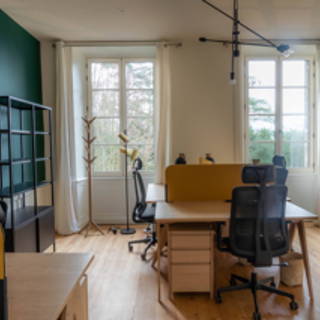 Bureau privé 30 m² 5 postes Location bureau Rue de la Tannerie Nantes 44100 - photo 1